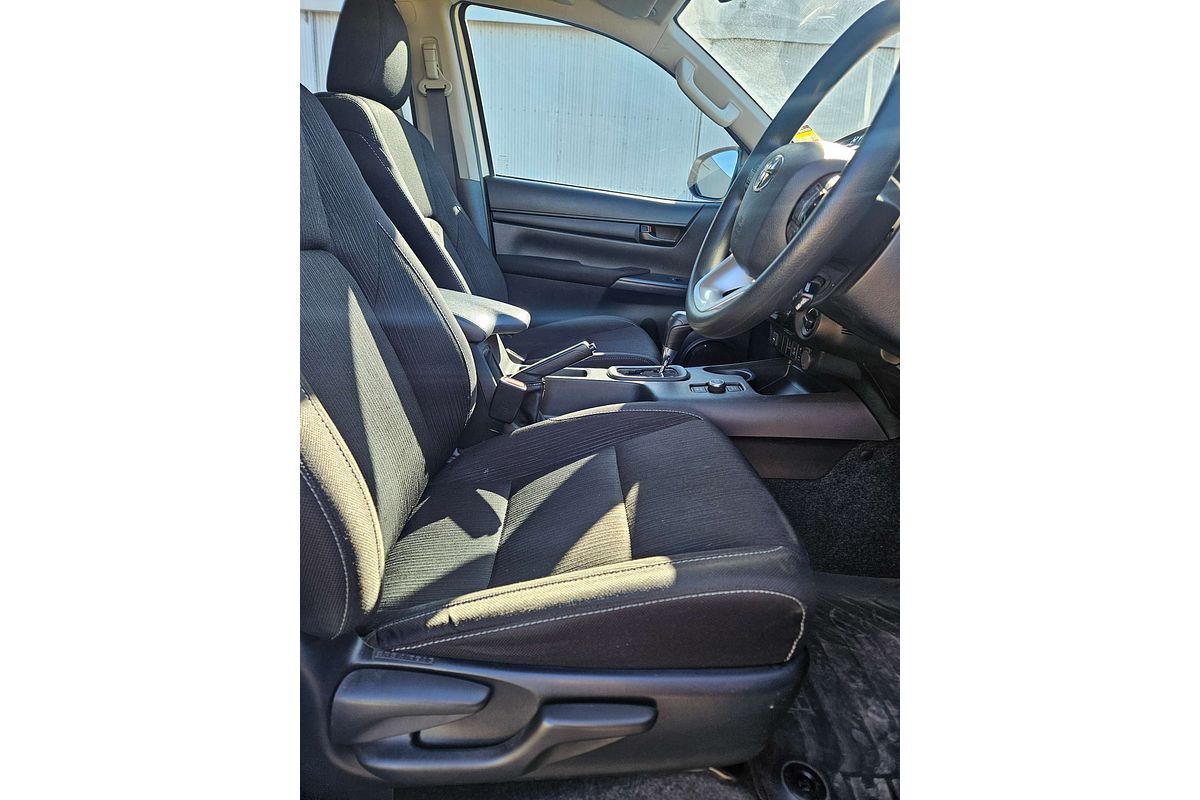 2024 Toyota Hilux SR GUN126R 4X4