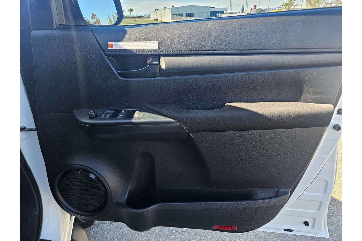 2024 Toyota Hilux SR GUN126R 4X4