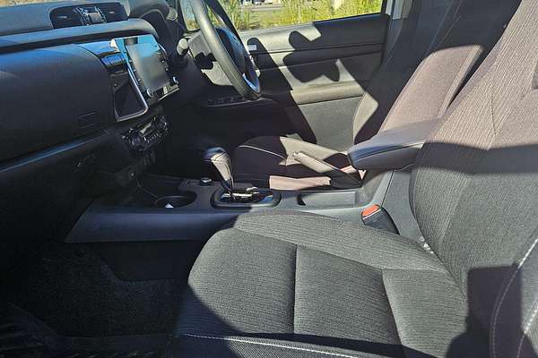 2024 Toyota Hilux SR GUN126R 4X4