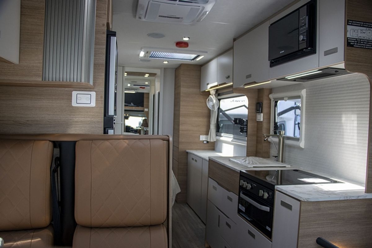 2025 Jayco SIGNATURE MOTORHOME FA.25-1.SG-MY25