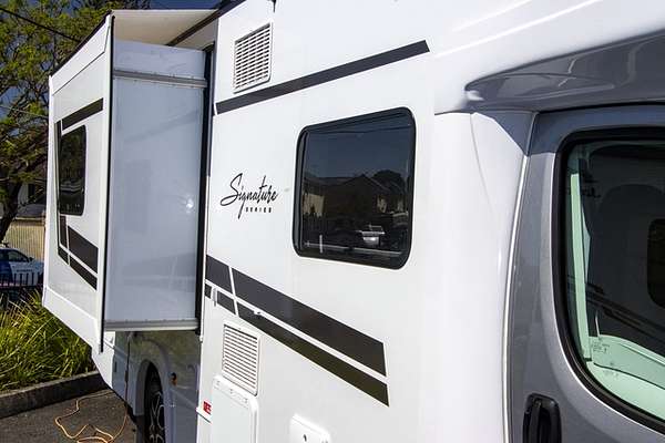 2025 Jayco SIGNATURE MOTORHOME FA.25-1.SG-MY25