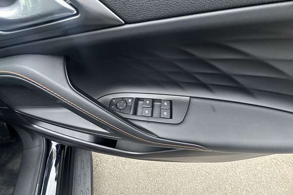 2025 MG HS Super Hybrid AS33H