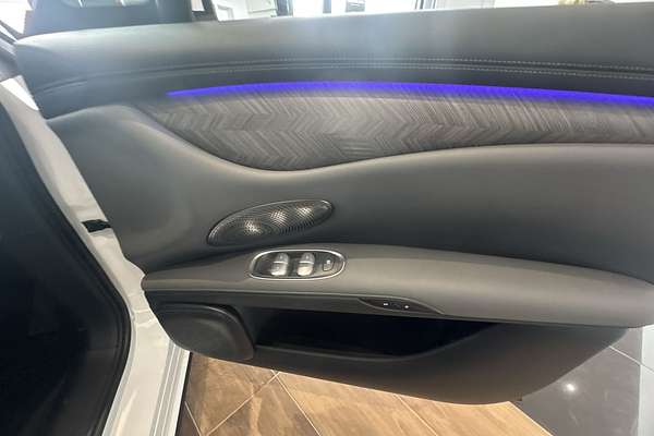 2025 MG IM6 Premium S12L