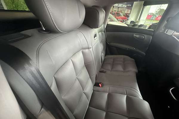 2025 MG IM6 Premium S12L