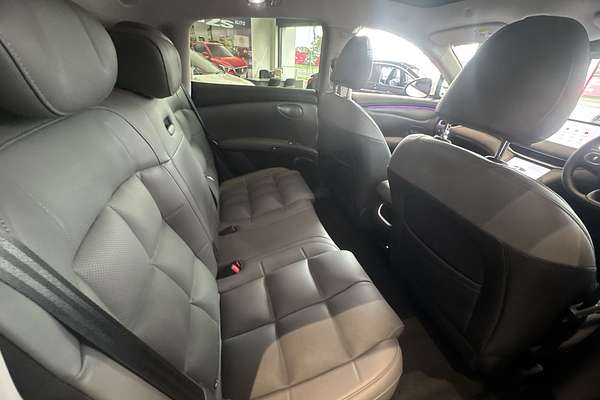 2025 MG IM6 Premium S12L