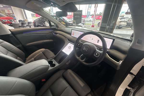 2025 MG IM6 Premium S12L