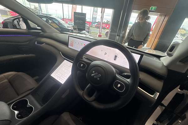 2025 MG IM6 Premium S12L