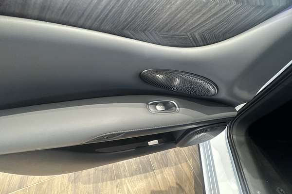 2025 MG IM6 Premium S12L