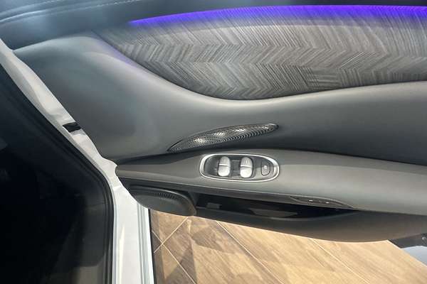 2025 MG IM6 Premium S12L