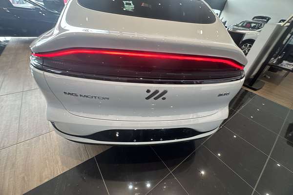 2025 MG IM6 Premium S12L