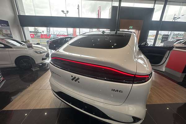 2025 MG IM6 Premium S12L