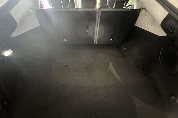 2025 MG IM6 Premium S12L