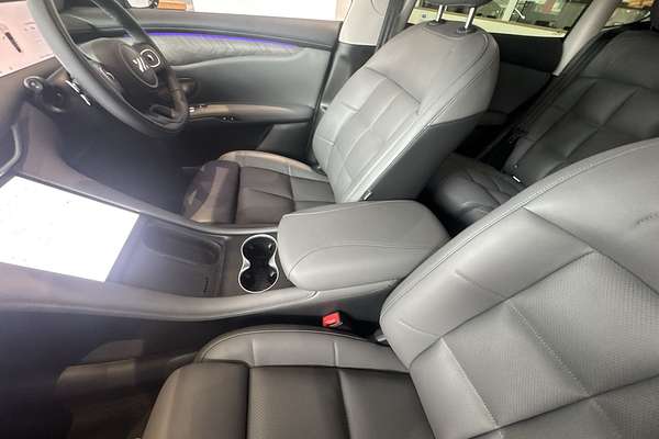 2025 MG IM6 Premium S12L