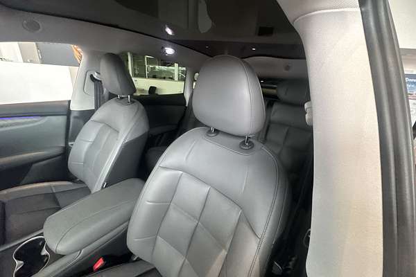 2025 MG IM6 Premium S12L