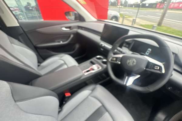 2025 MG MGS5 EV Essence 62 ZS3EM