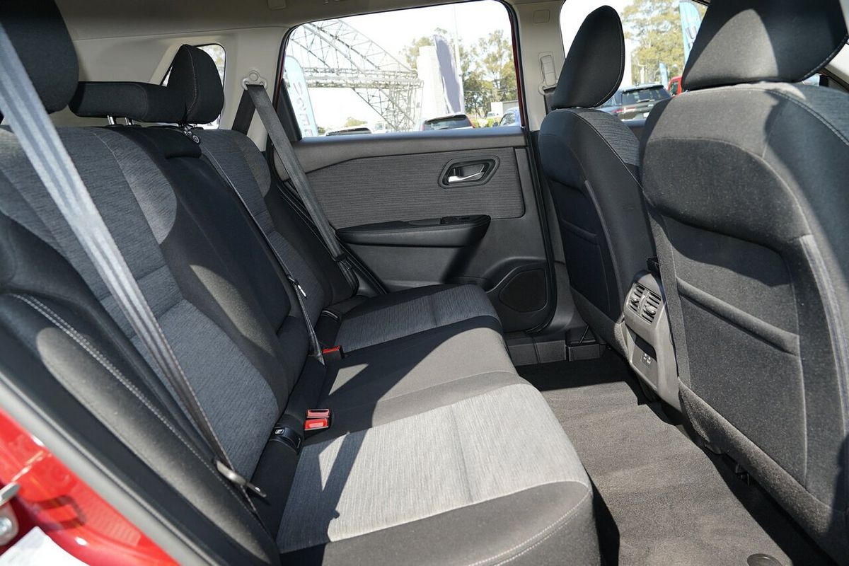 2023 Nissan X-TRAIL ST T33
