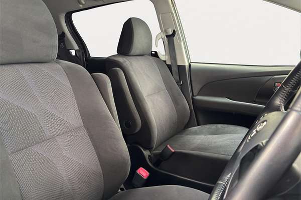 2016 Toyota Estima Aeras Welcab