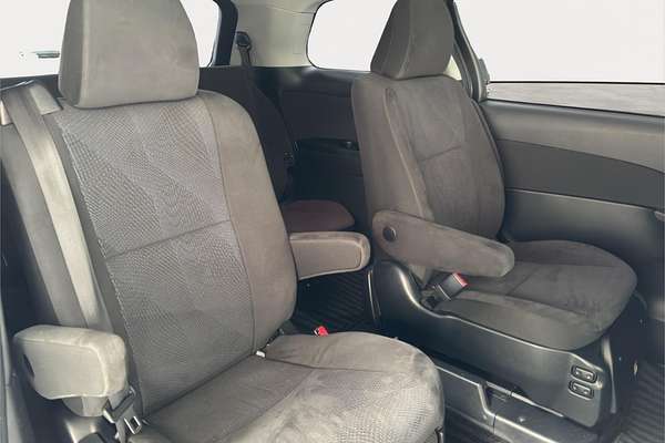 2016 Toyota Estima Aeras Welcab