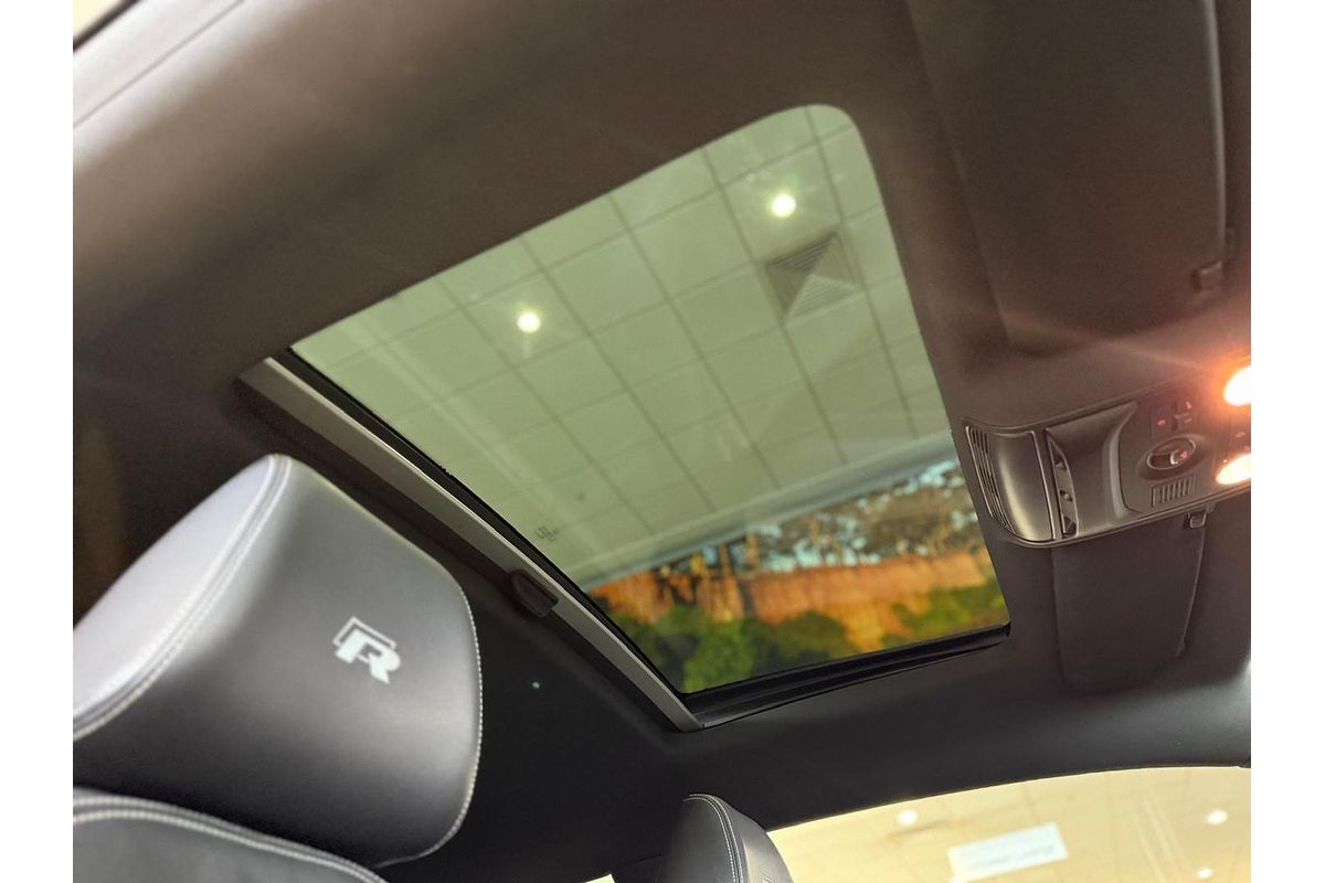 2015 Volkswagen Scirocco R 1S