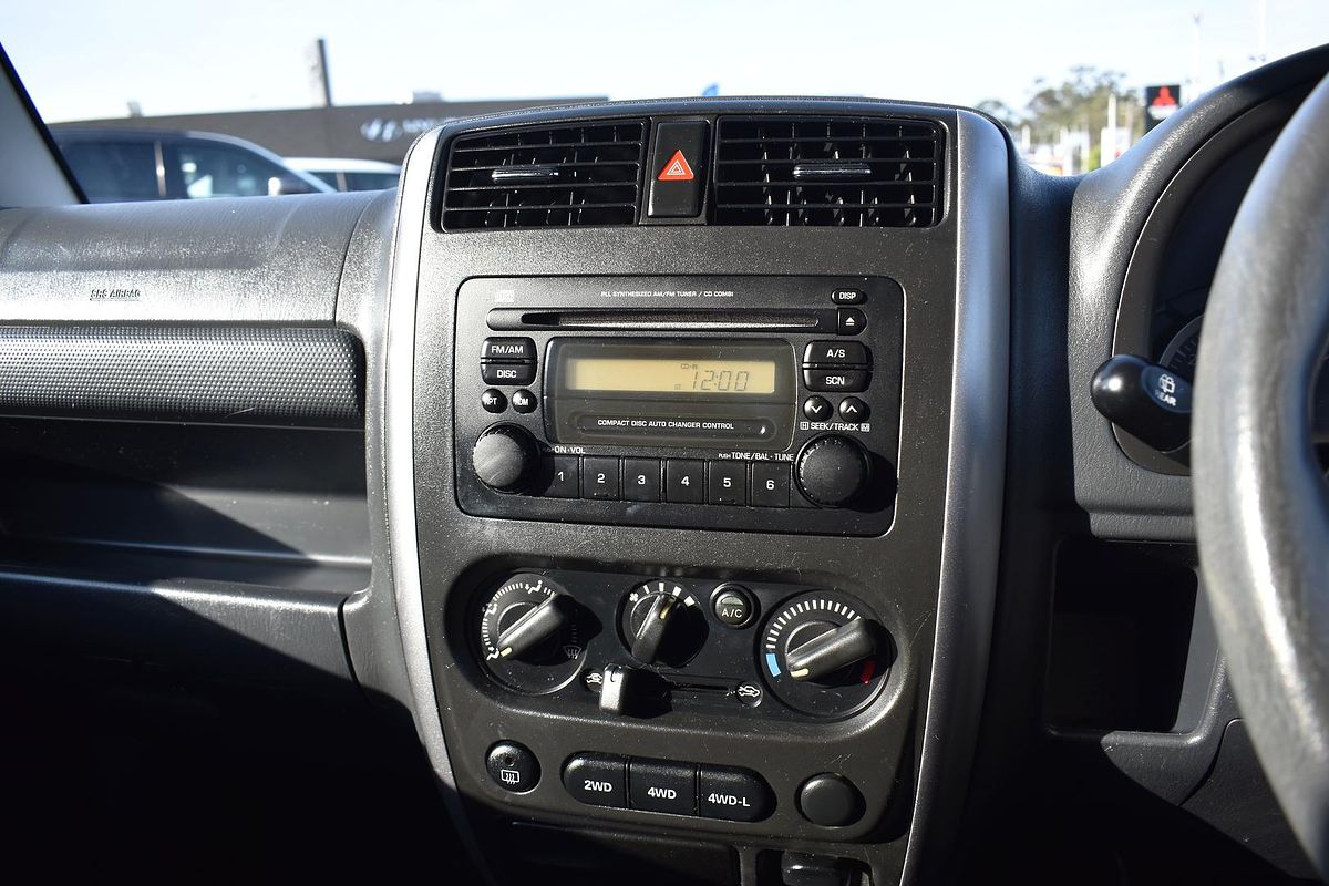 2013 Suzuki Jimny Sierra SN413 T6