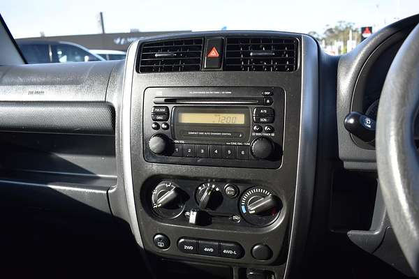 2013 Suzuki Jimny Sierra SN413 T6
