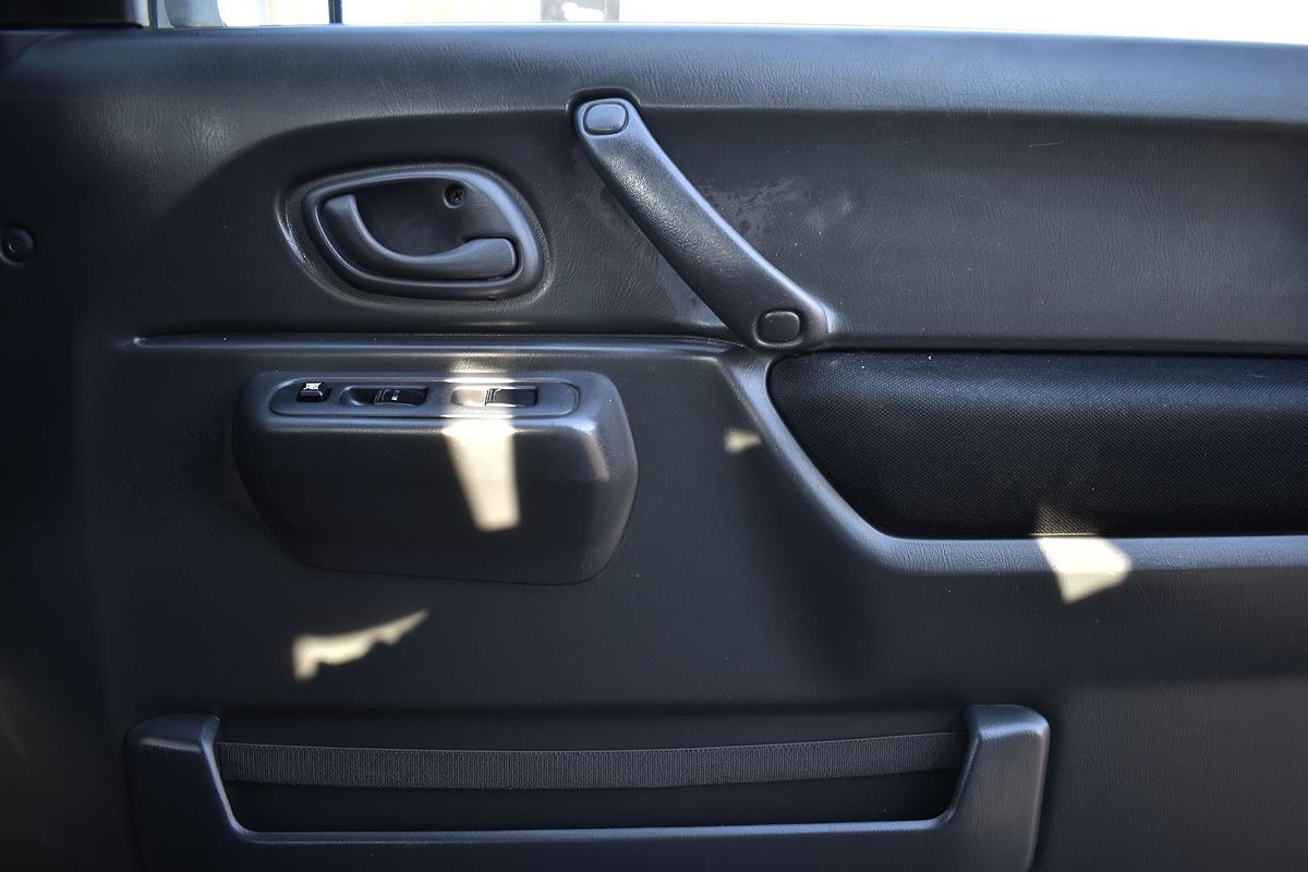 2013 Suzuki Jimny Sierra SN413 T6