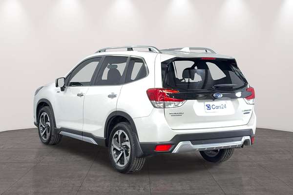 2022 Subaru Forester Hybrid S S5