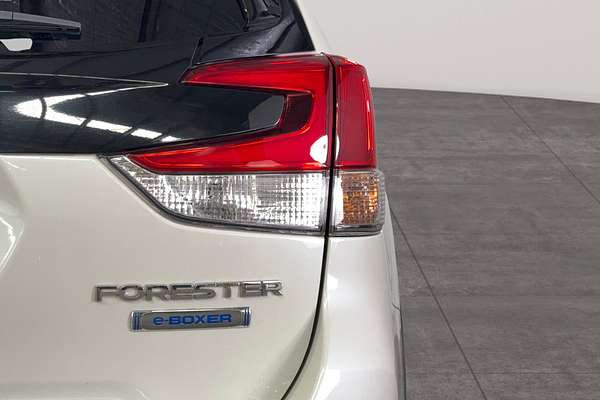 2022 Subaru Forester Hybrid S S5