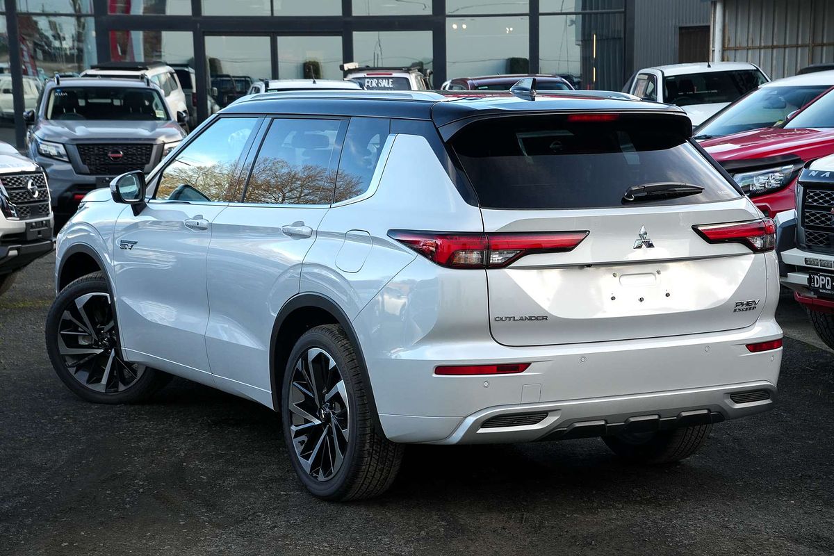 2025 Mitsubishi Outlander PHEV Exceed Tourer ZM