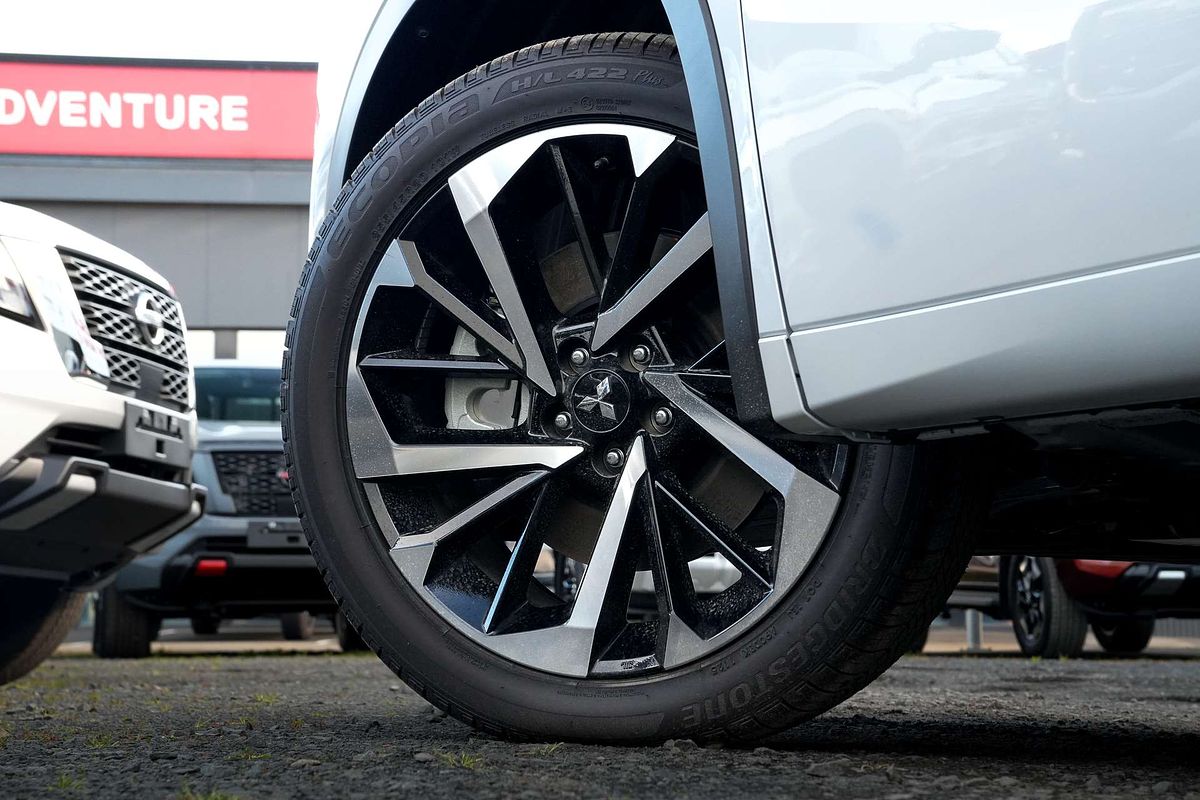 2025 Mitsubishi Outlander PHEV Exceed Tourer ZM