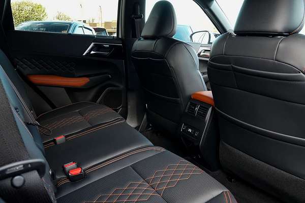 2025 Mitsubishi Outlander PHEV Exceed Tourer ZM