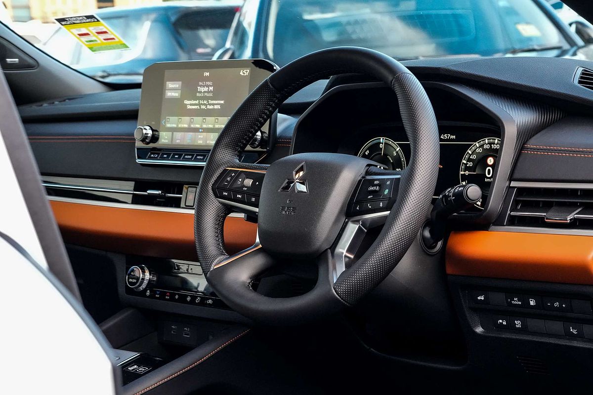 2025 Mitsubishi Outlander PHEV Exceed Tourer ZM