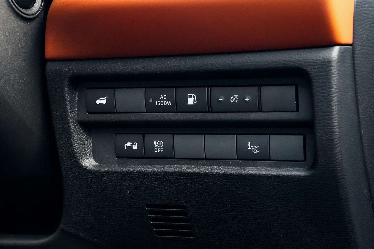 2025 Mitsubishi Outlander PHEV Exceed Tourer ZM