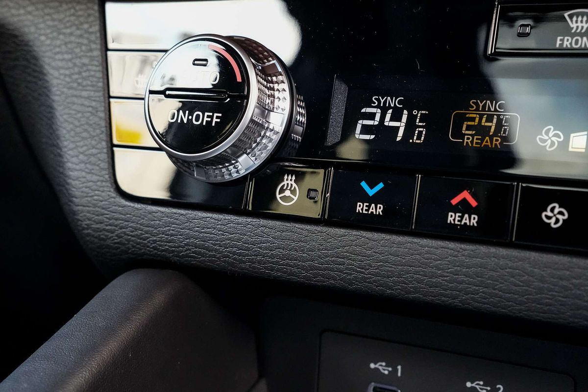 2025 Mitsubishi Outlander PHEV Exceed Tourer ZM