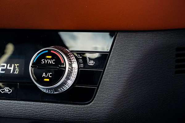 2025 Mitsubishi Outlander PHEV Exceed Tourer ZM
