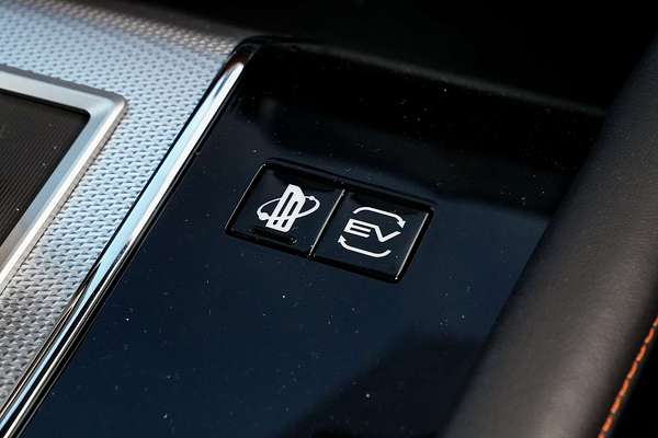 2025 Mitsubishi Outlander PHEV Exceed Tourer ZM
