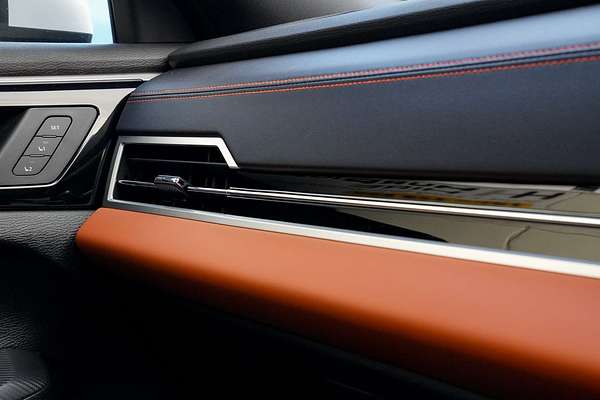 2025 Mitsubishi Outlander PHEV Exceed Tourer ZM