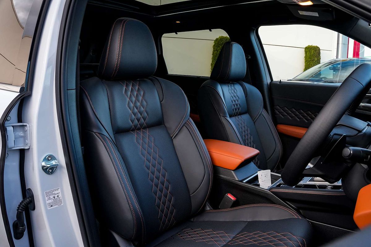 2025 Mitsubishi Outlander PHEV Exceed Tourer ZM