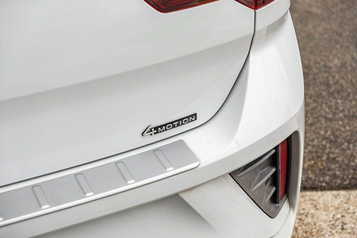 2022 Volkswagen T-Roc 140TSI R-Line D11