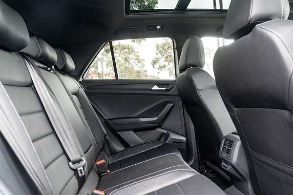 2022 Volkswagen T-Roc 140TSI R-Line D11