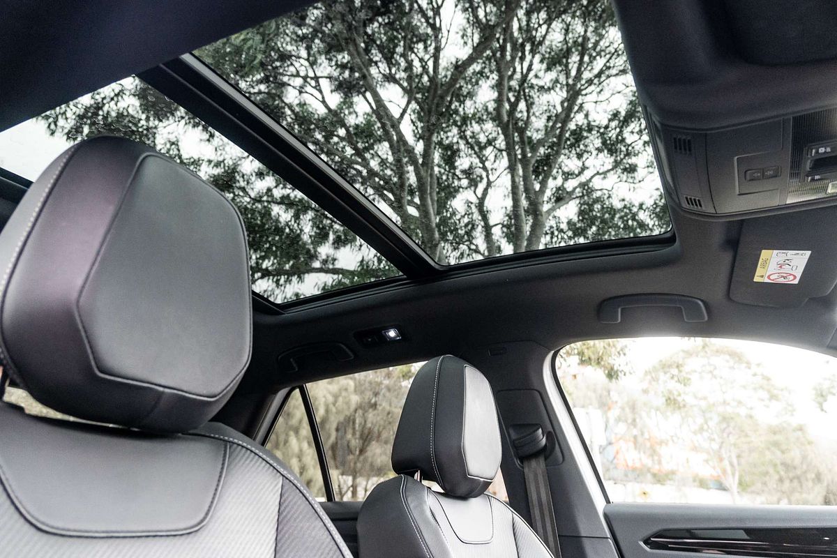 2022 Volkswagen T-Roc 140TSI R-Line D11