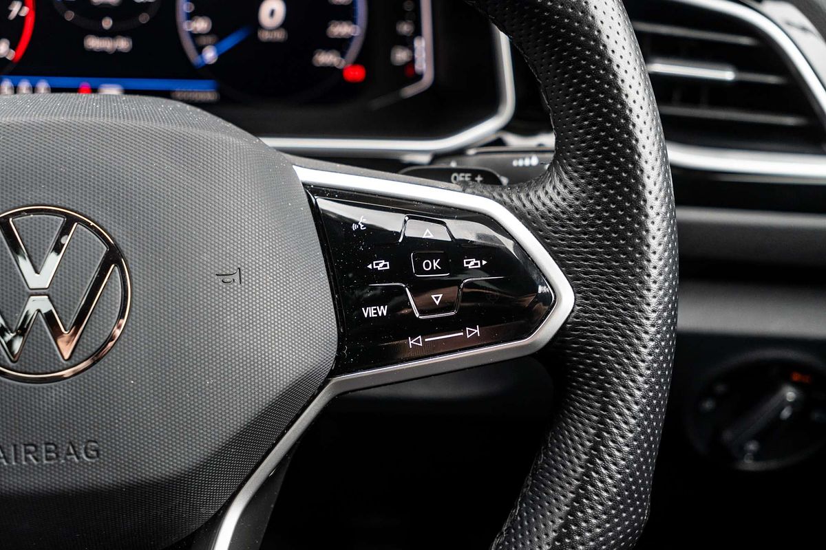 2022 Volkswagen T-Roc 140TSI R-Line D11