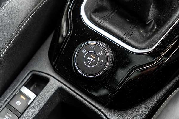 2022 Volkswagen T-Roc 140TSI R-Line D11