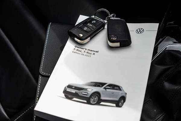 2022 Volkswagen T-Roc 140TSI R-Line D11