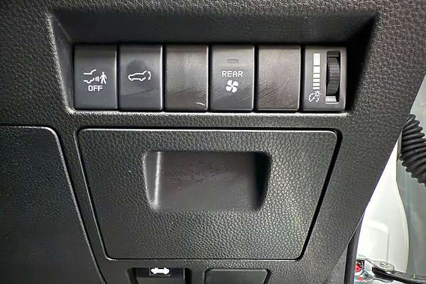 2024 Isuzu MU-X LS-T