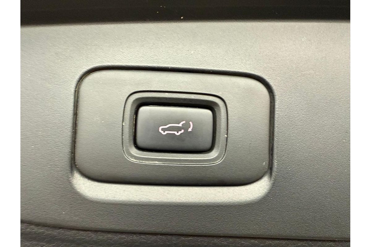 2024 Isuzu MU-X LS-T