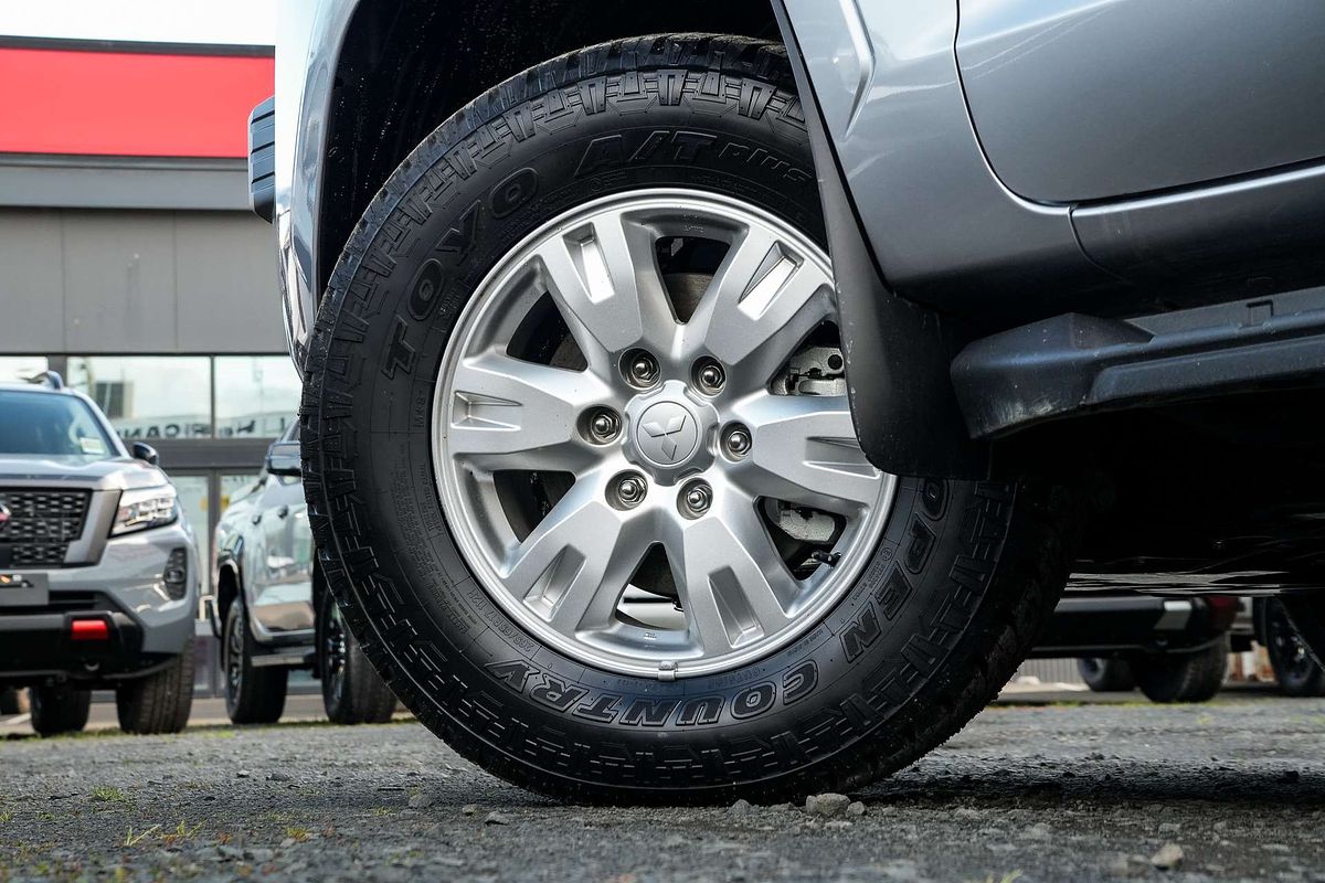 2025 Mitsubishi Triton GLX+ MV 4X4