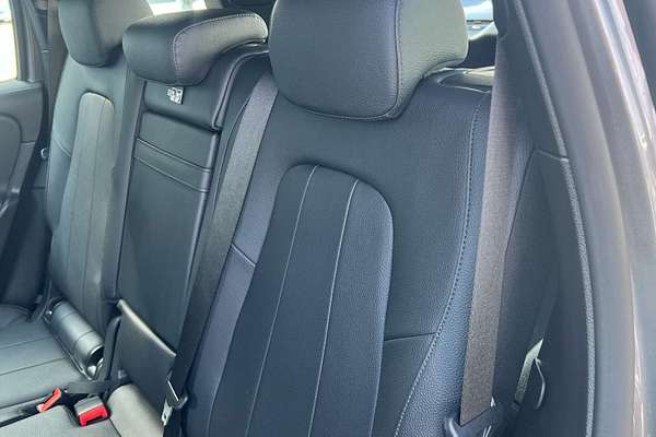 2021 Mercedes-Benz GLB-Class GLB200 X247