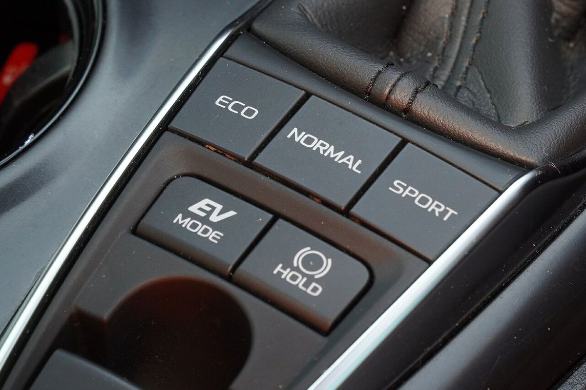2020 Toyota Camry Ascent AXVH70R