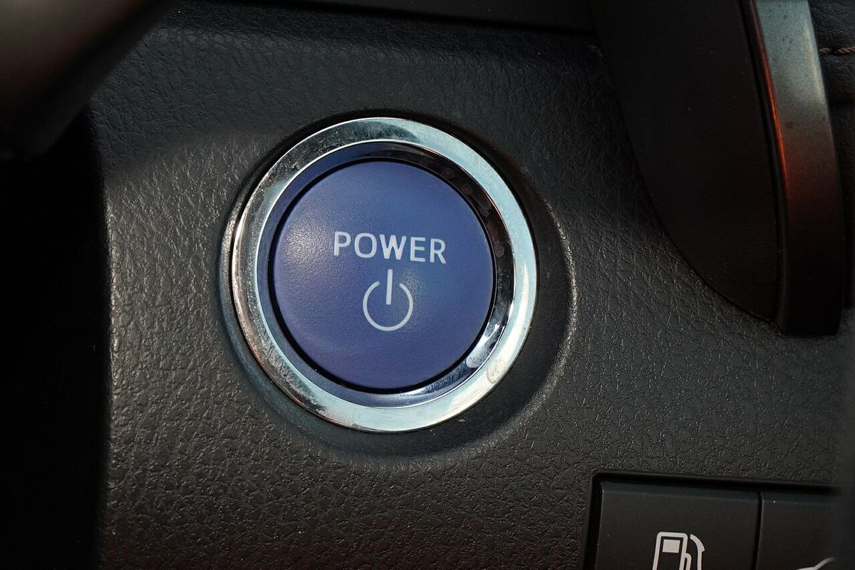 2020 Toyota Camry Ascent AXVH70R